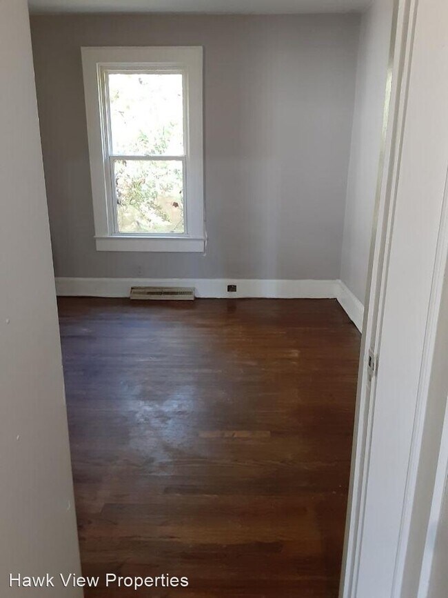 Building Photo - 2 br, 1 bath House - 239 E Kivett Street