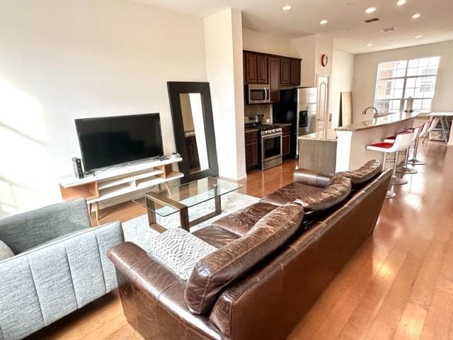 Foto del edificio - 5029 Parkview Pl