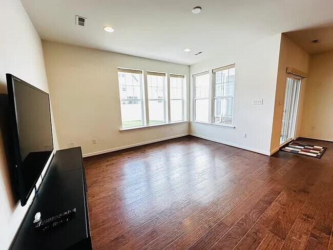 Foto del edificio - 5604 Benoni Ct