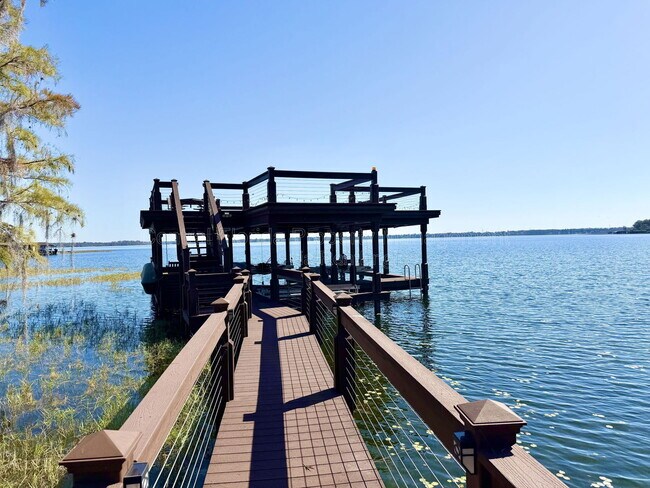 Foto del edificio - 5243 W Lake Butler Rd