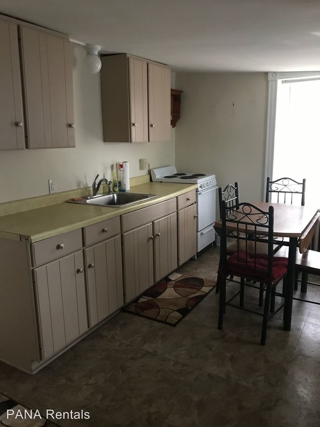 Primary Photo - Studio, 1 bath Apartment - 704 Penn Avenue