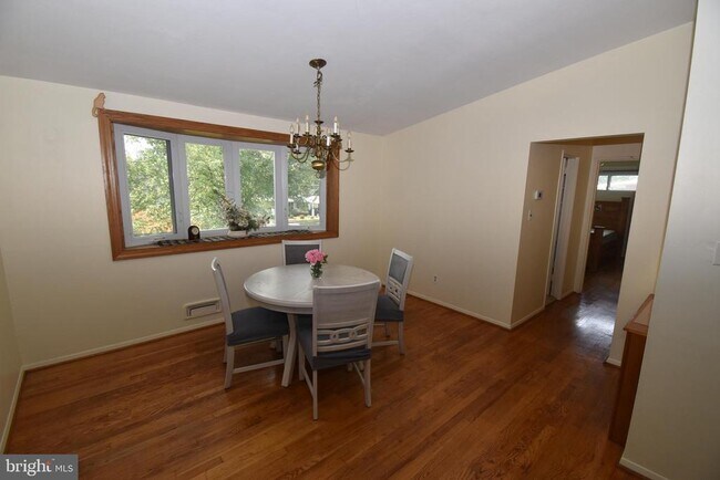 Foto del edificio - 6518 Byrnes Dr