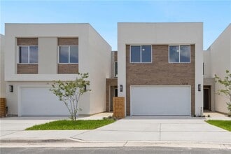 Building Photo - 1218 N Lincoln Ave