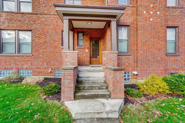 Foto del edificio - 2881 Observatory Ave