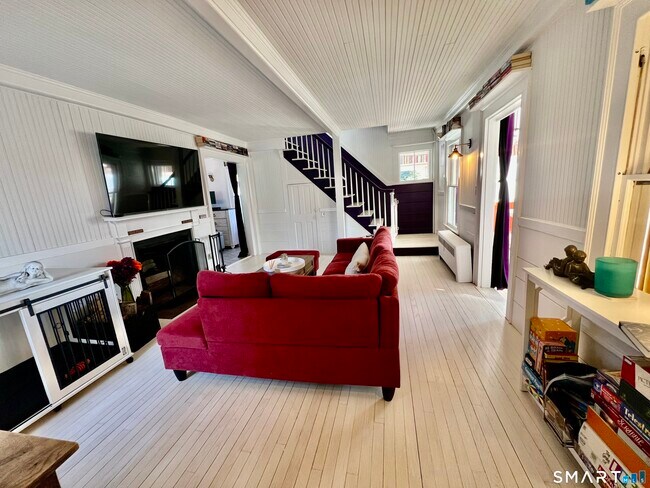 Foto del edificio - 624 Vineyard Point Rd