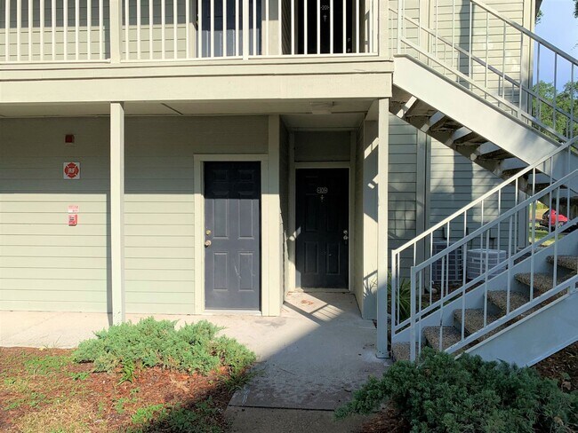 Foto del edificio - Great 1/1 condo in gated community!