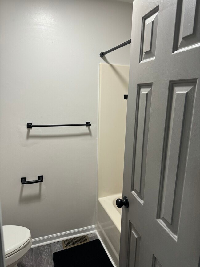 Building Photo - 5657 Rivermill Cir
