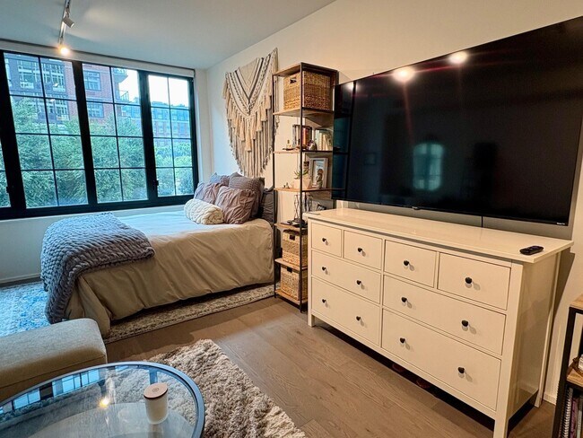 Foto del edificio - 1425 Hudson St