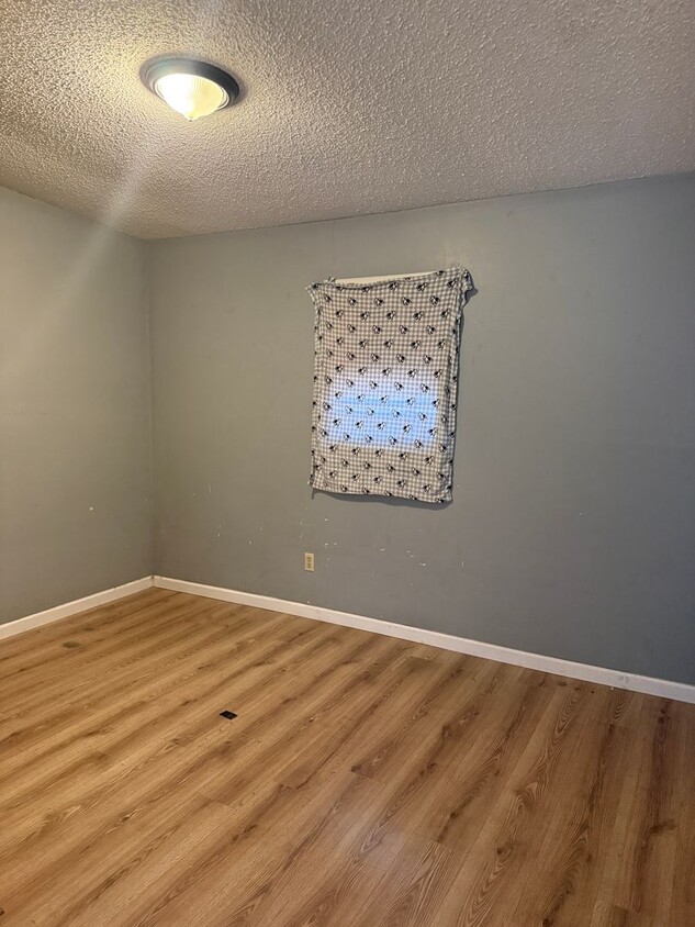 Building Photo - Charming Apartment In Charming Town