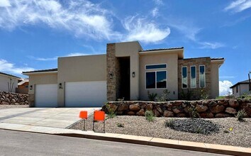 Building Photo - 1436 E Centaurus Wy