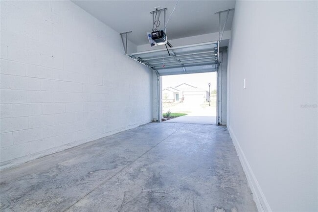 Building Photo - 2638 Runners Cir