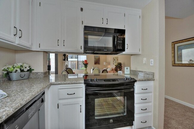Building Photo - 38741 Stonington Terrace