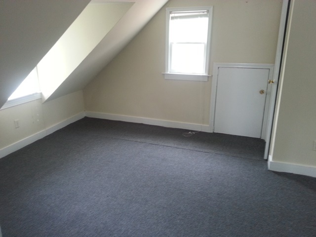 Building Photo - 122 Green Acres Ave