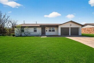 Building Photo - 809 Michelle Dr