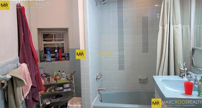 Foto del edificio - 1087 Beacon St