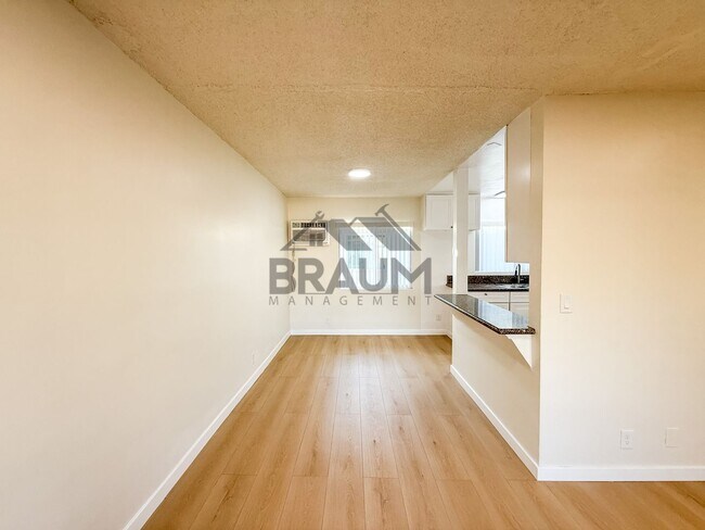 Foto del edificio - 13115 Oxnard St