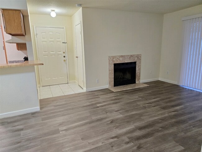 Building Photo - 7400 Bellerive Dr