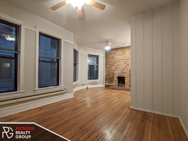 Building Photo - 1212 N Dearborn St