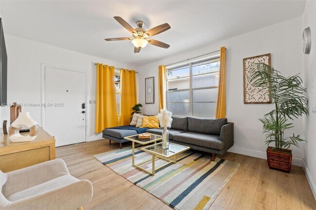 Foto del edificio - 2453 SW 17th St