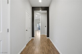 Building Photo - 692 Nathanial Ct