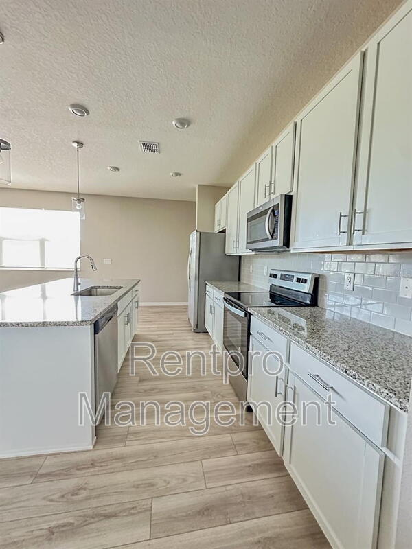 Building Photo - 9409 Baraboo Way