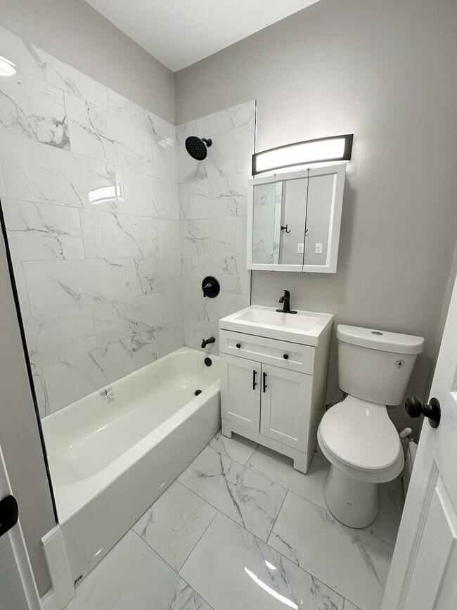 Foto del edificio - 4045 W Argyle St