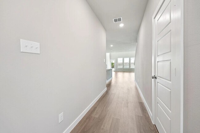 Foto del edificio - 5009 Celebration Dr