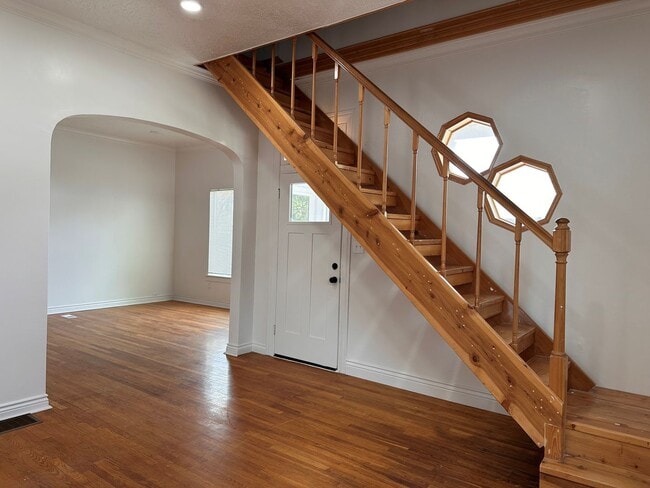 Foto del edificio - 3 Bedroom Home with 2 Car Garage