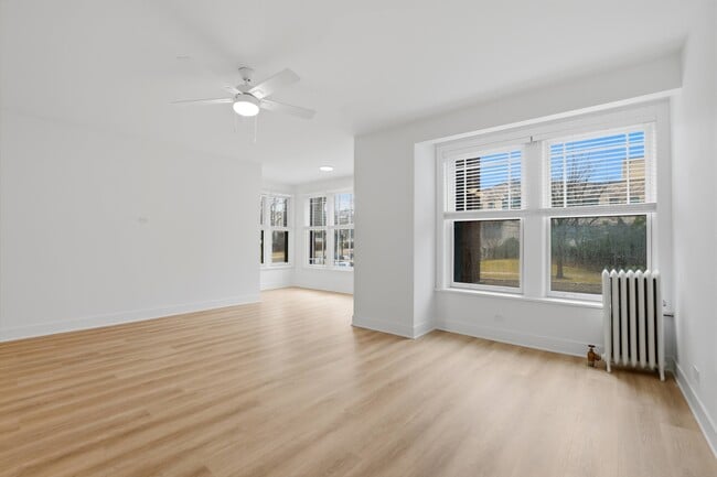 Foto del edificio - 1125 Davis St./ 1603-11 Ridge Ave.
