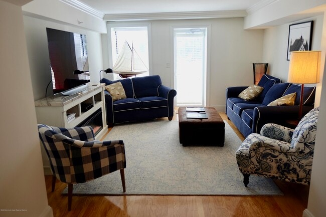 Foto del edificio - 700 Ocean Ave N