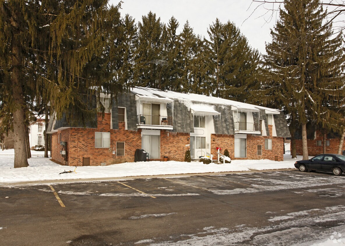 220 Park St, Pinckney, MI 48169 Apartments in Pinckney, MI