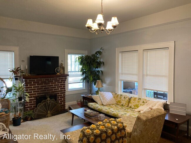 Foto del edificio - 2 br, 1 bath House - 927 NW 3rd Avenue