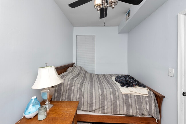 Foto del edificio - 2348 W Moffat St