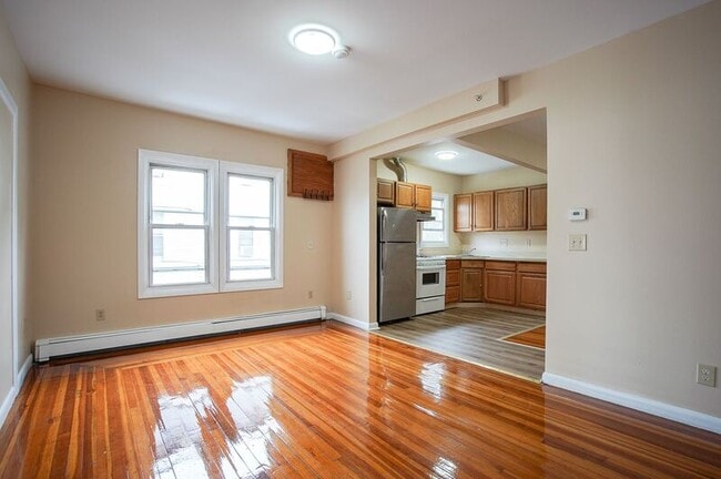 Building Photo - 143 Skeele St