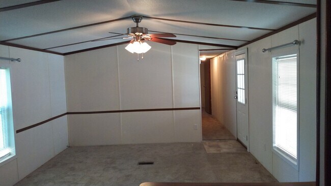 Foto del edificio - 15 Pine Cir