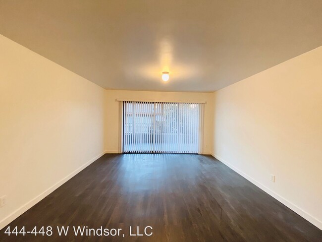 Foto del edificio - 444 W Windsor Rd