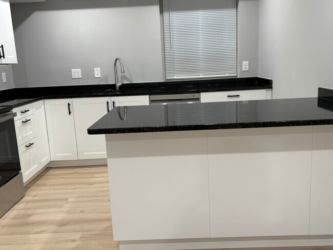 Foto del edificio - 2717 E 32nd St