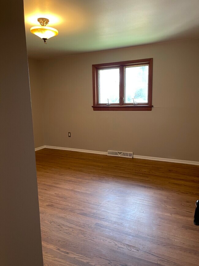 Building Photo - 5411 E Dickenson Pl