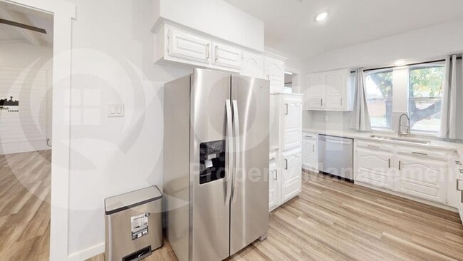 Building Photo - 1309 Buckingham Pl