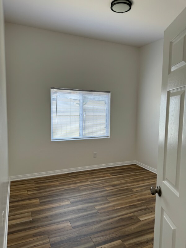 Building Photo - 7 E Naples St