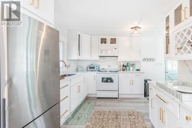 Building Photo - 7 Oliver Dr