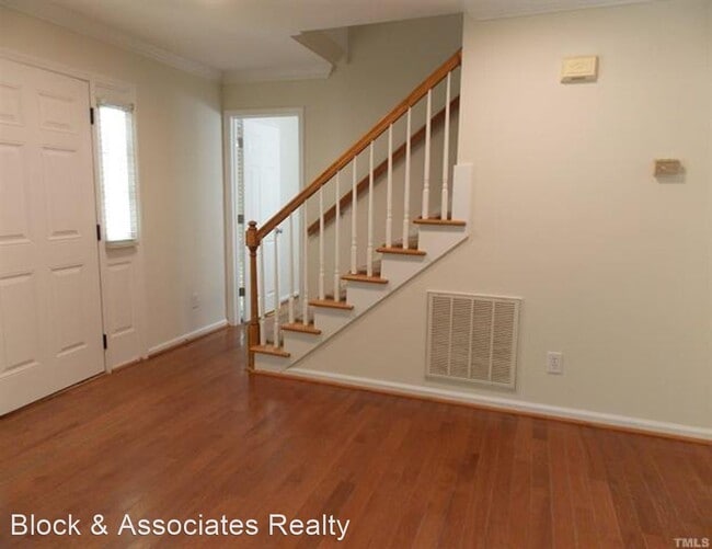 Building Photo - 5 br, 2.5 bath House - 104 Hanahan Ct.