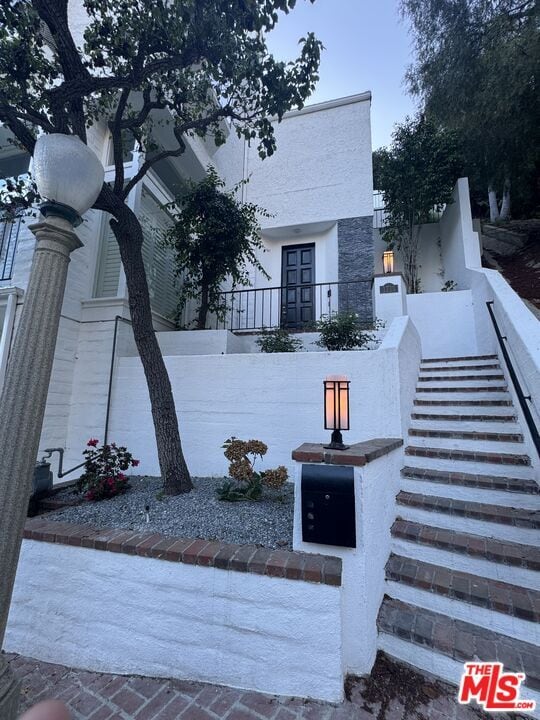 Building Photo - 1713 Queens Ct