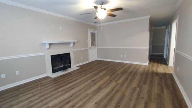 Foto del edificio - 813 S Dogwood Ln