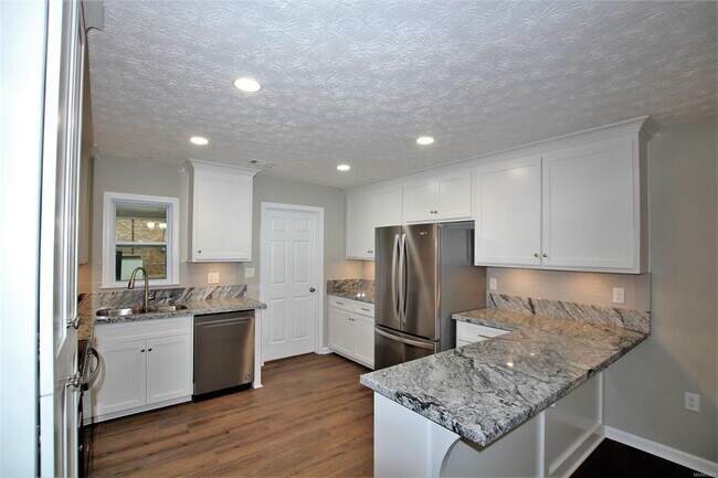 Foto del edificio - 213 Ross Rd