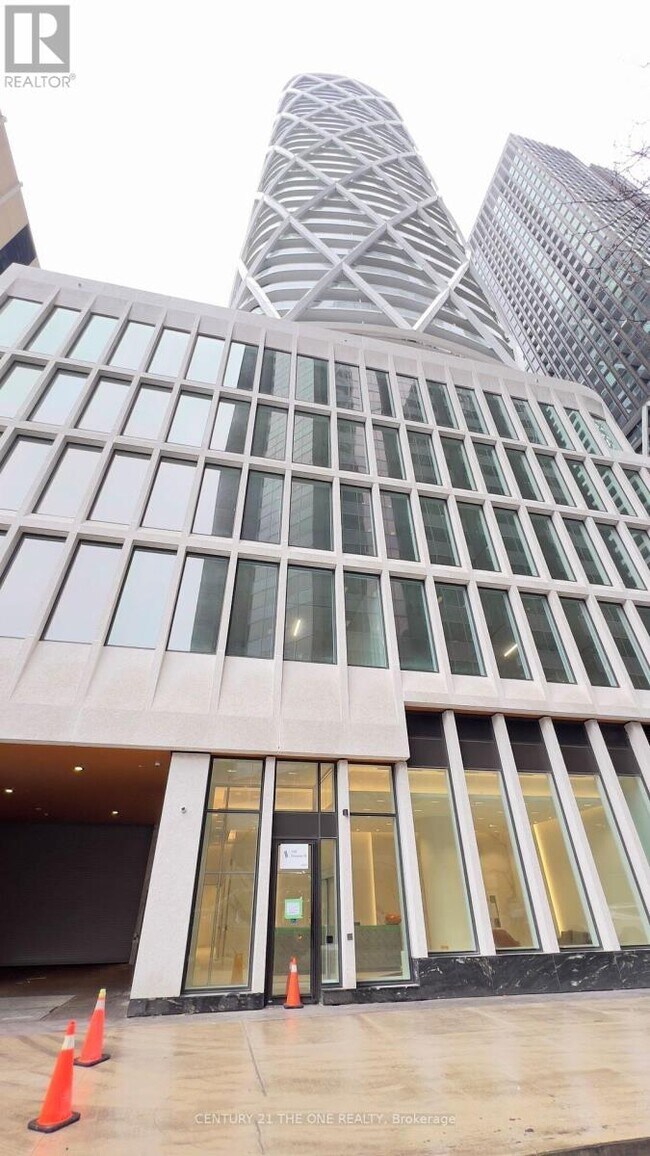 Building Photo - 230 Simcoe St