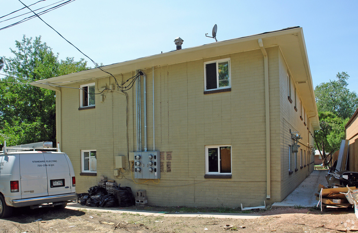Building Photo - 3772 Perry St