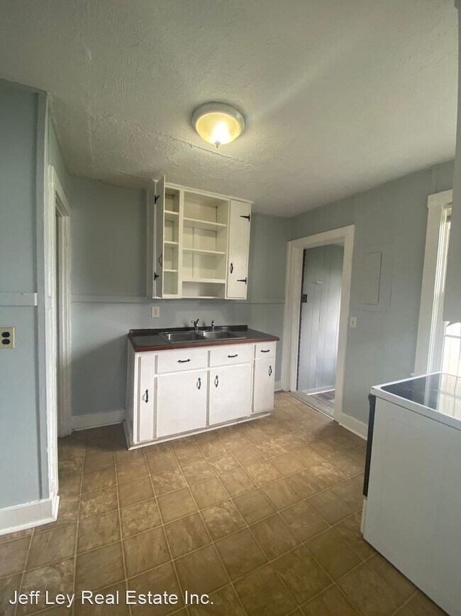 Building Photo - 3 br, 1 bath House - 1002 Debow St