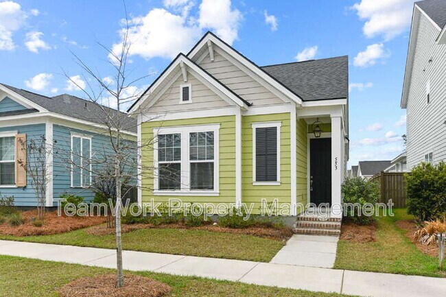 Foto del edificio - 553 Sound Dr