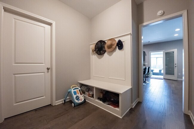 Foto del edificio - 830 W Richland Cir